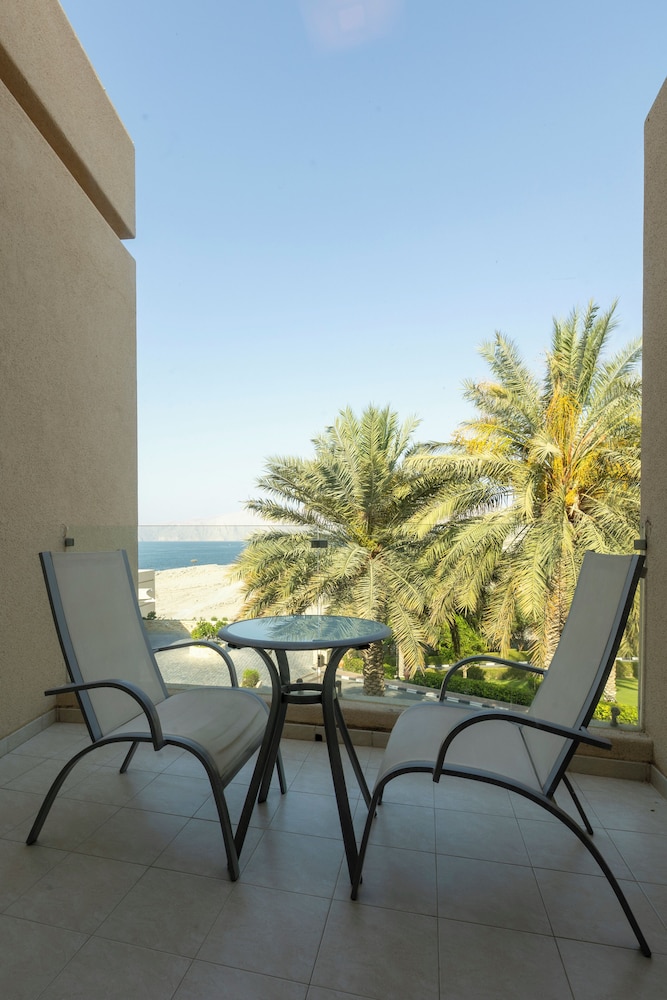 Azimut Hotel Khasab 22/42
