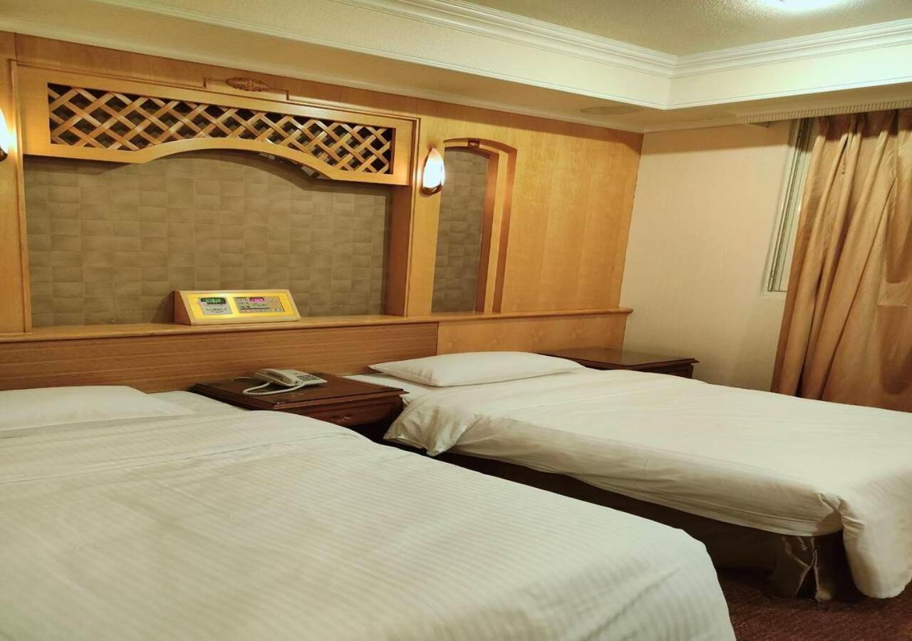 Champion Hotel 25/50