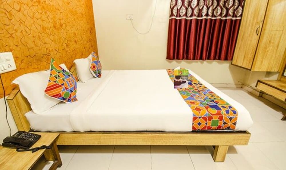 Oyo 11601 Hotel Karishma 6/21