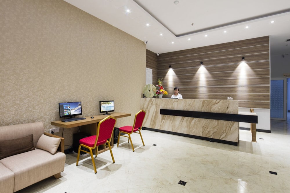 Maple Leaf Hotel & Apartment 9/75