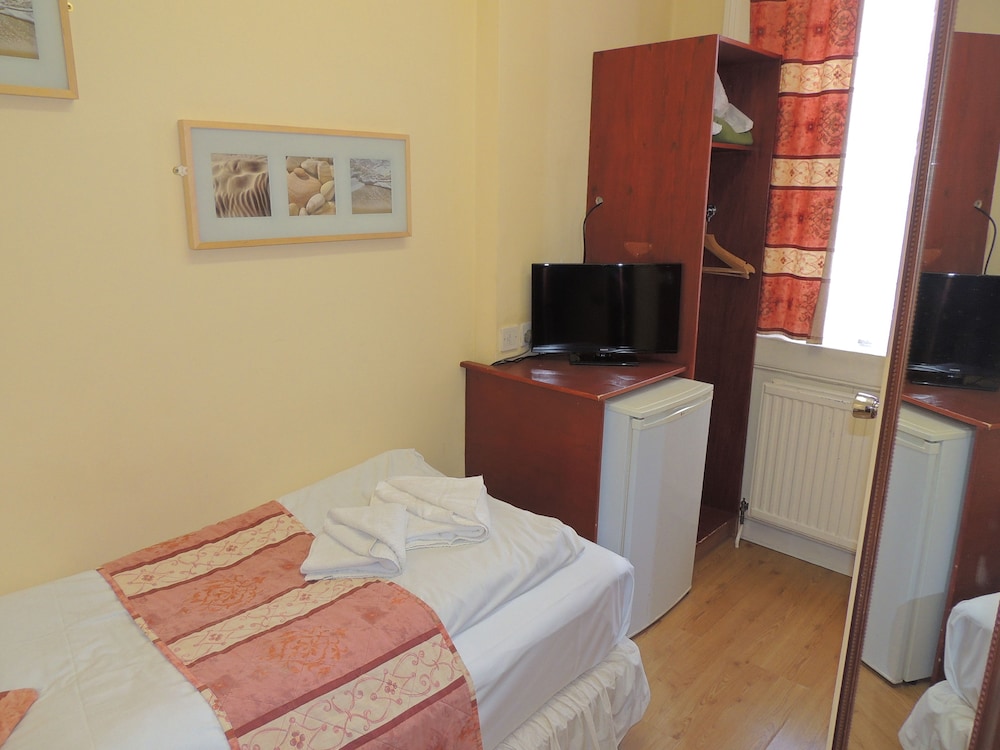 Dolphin Hotel 7/67