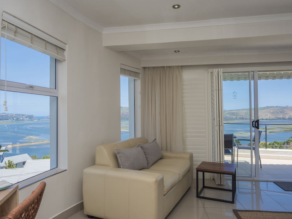 Villa Afrikana Guest Suites 58/88