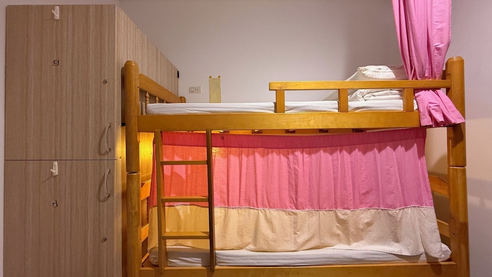 Chesdon Hostel 18/36
