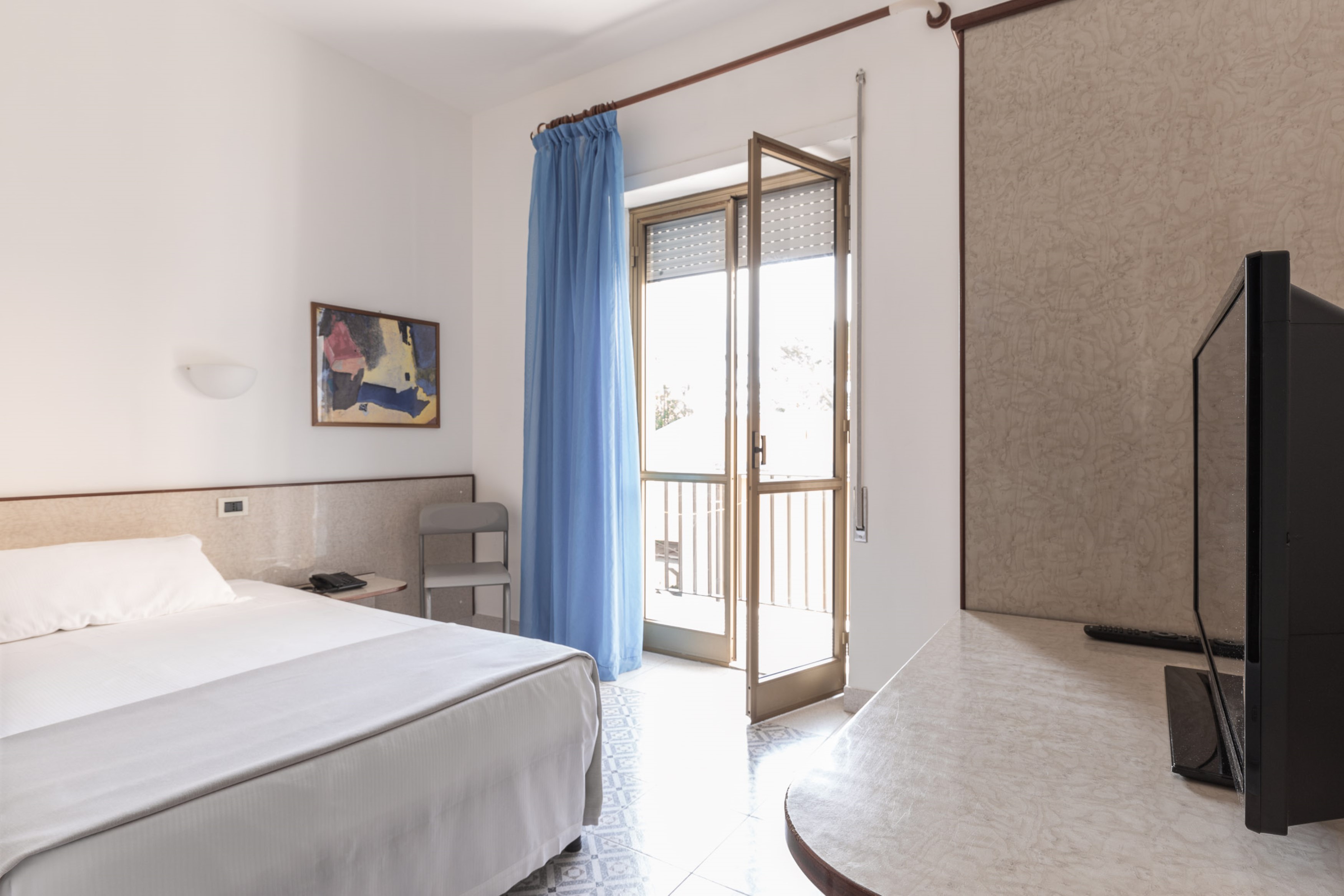 Standard, French Bed