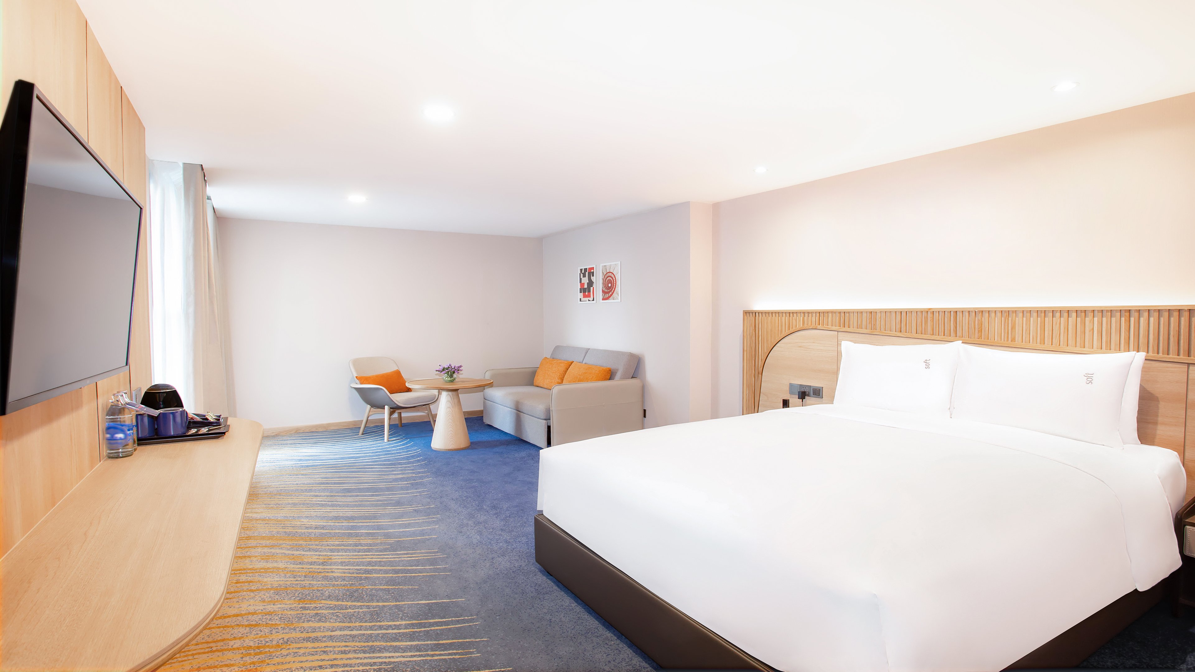 Suite, Queen Bed, Balcony, Kitchenette