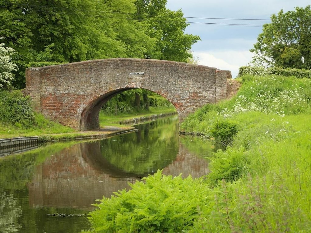 Cuttle Bridge Inn Hotel 21/28