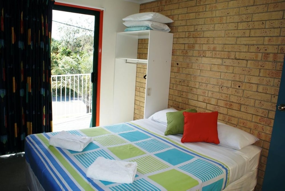 Coolum Budget Accommodation 15/34