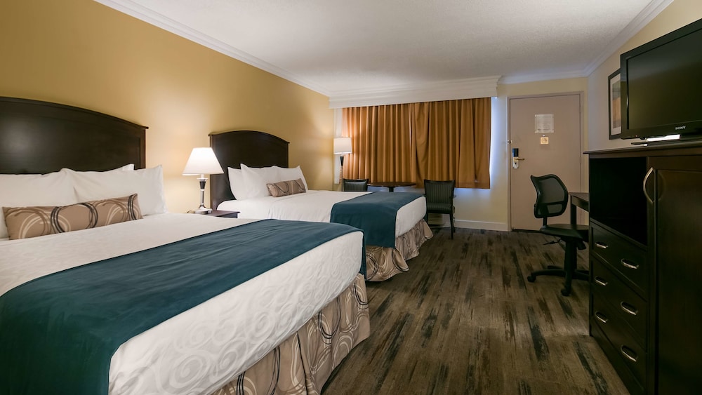 Best Western Plus Burnaby Hotel 25/76