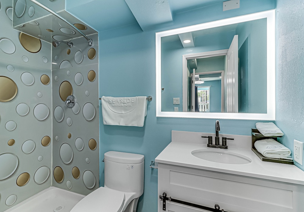 Seaside Boutique Hotel, Waves At Your Doorstep 50/50