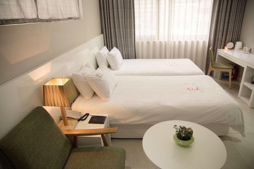 Reve Hotel Jeju 34/35
