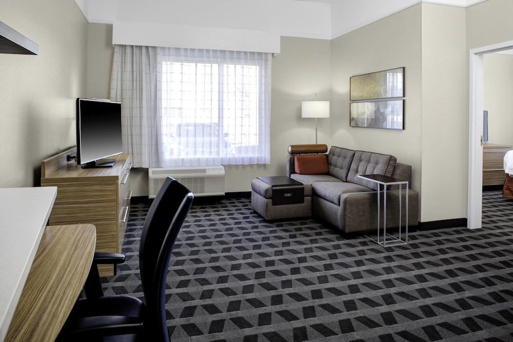 TownePlace Suites Albany 20/24