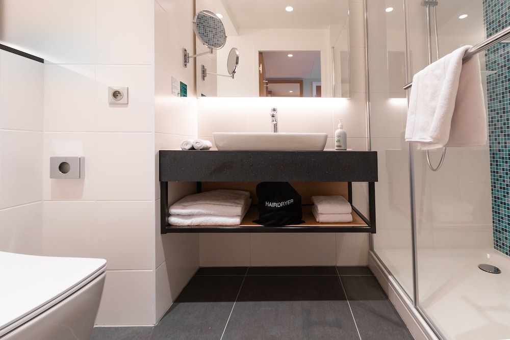 Holiday Inn Paris - CDG Airport 24/74