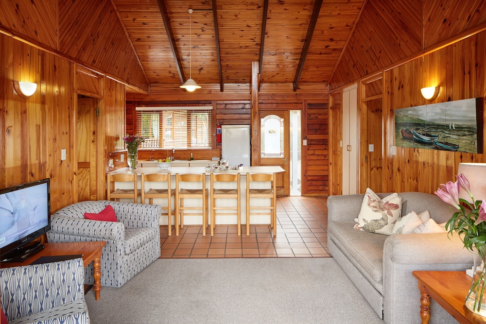 KNYSNA RIVER CLUB - KNYSNA 32/76