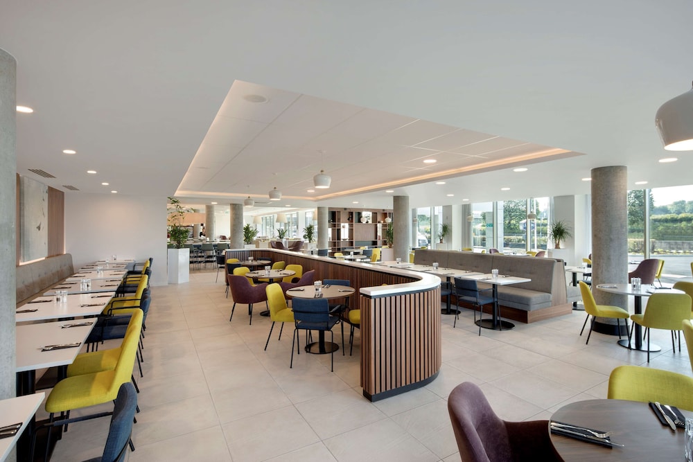 Hampton By Hilton London Stansted Airport 51/59