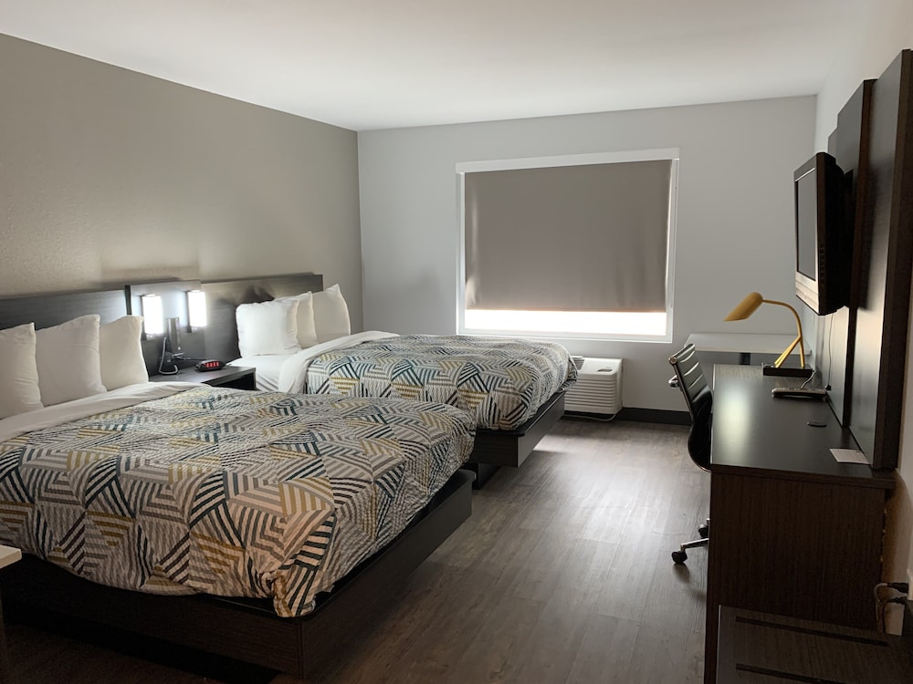 Hawthorn Extended Stay by Wyndham Hobbs 18/50