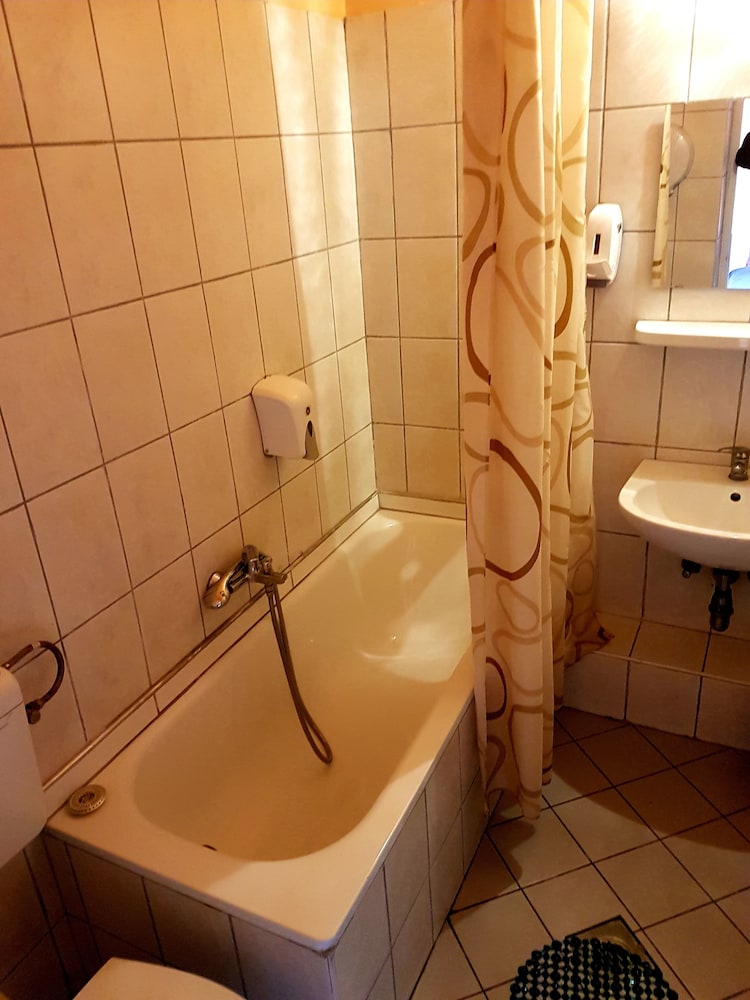 Attila Hotel 21/60