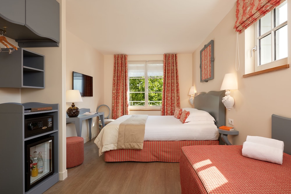 Le Relais Des Trois Chateaux 16/55