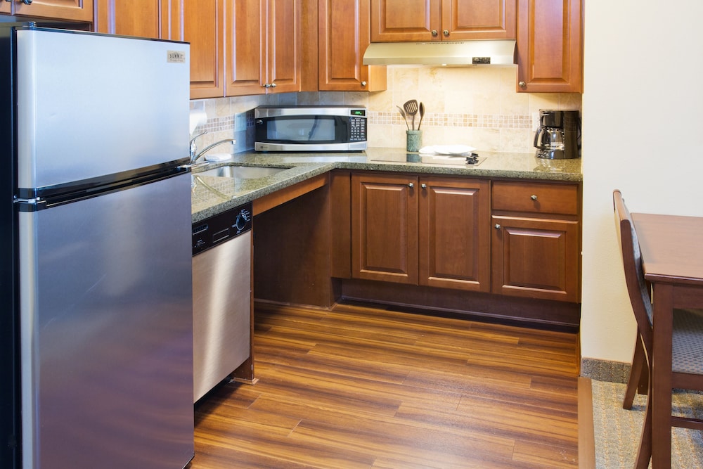 Staybridge Suites Everett - Paine Field 66/80