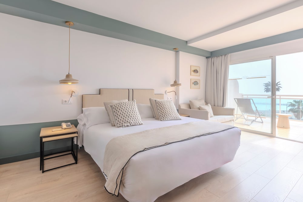 غرفة ثلاثية بسريرين منفصلين بإطلالة على البحر بشرفة مع أريكة، Hotel Soho Boutique Las Vegas 3/6