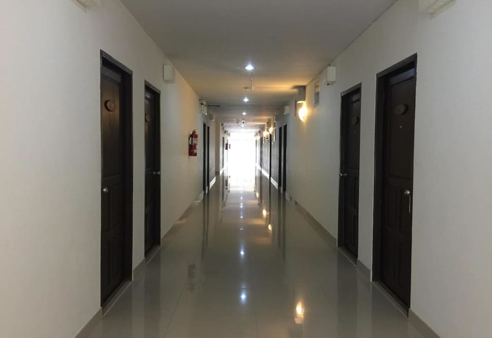 Amonruk Hotel 2 29/40