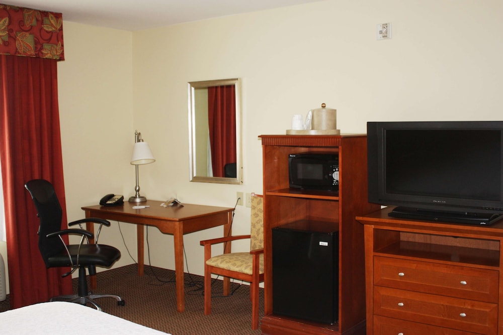 Hampton Inn Clinton, OK 33/34