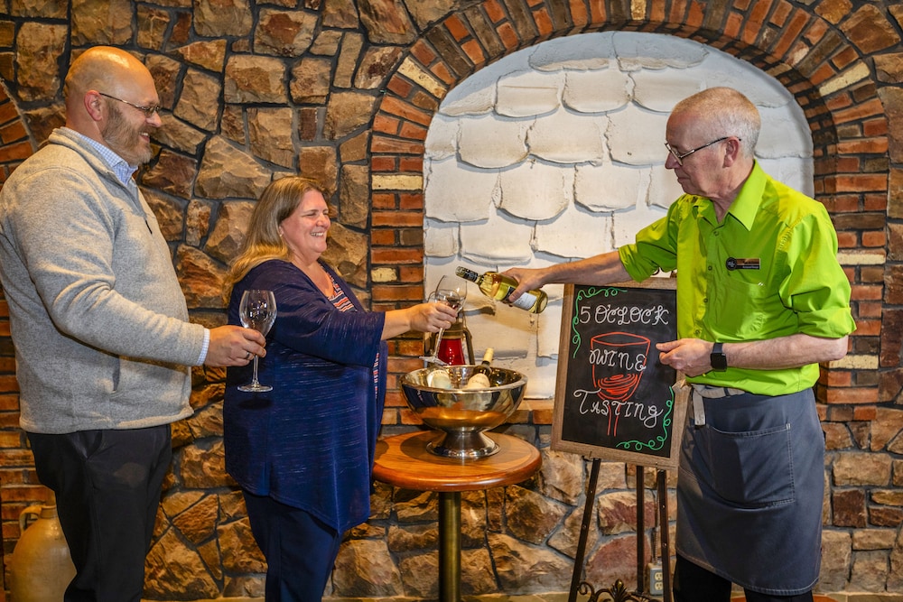 Old Orchard Inn & Spa 36/50