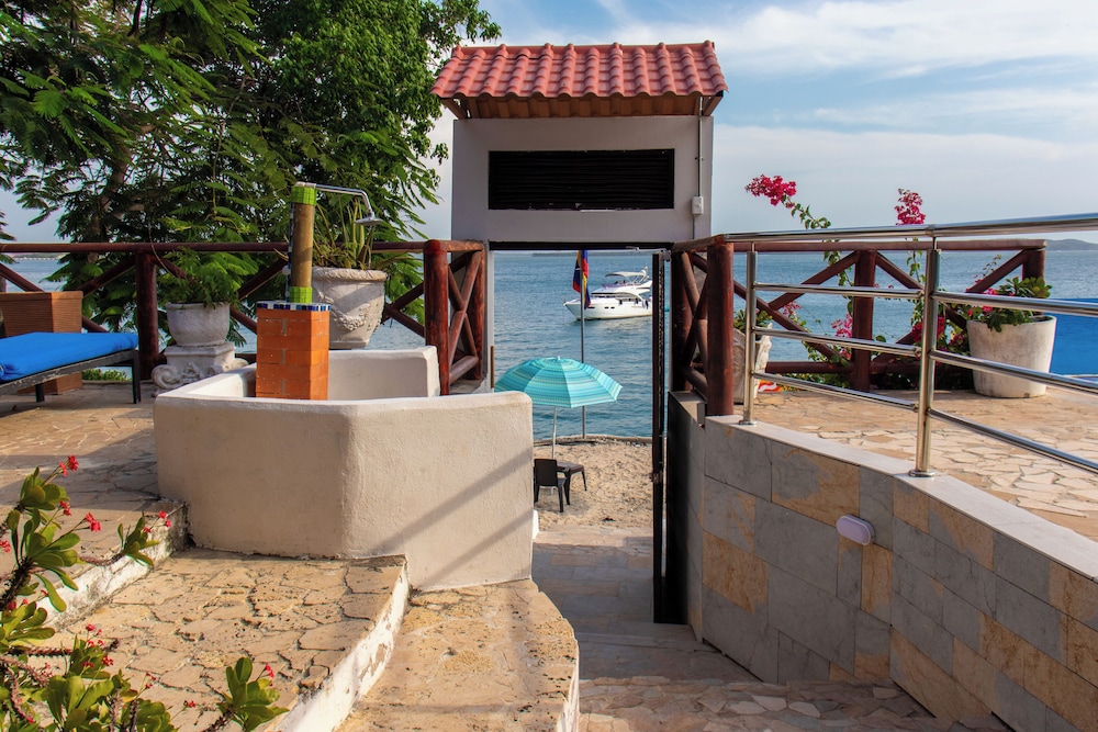 HOTEL ISLA REAL 8/48