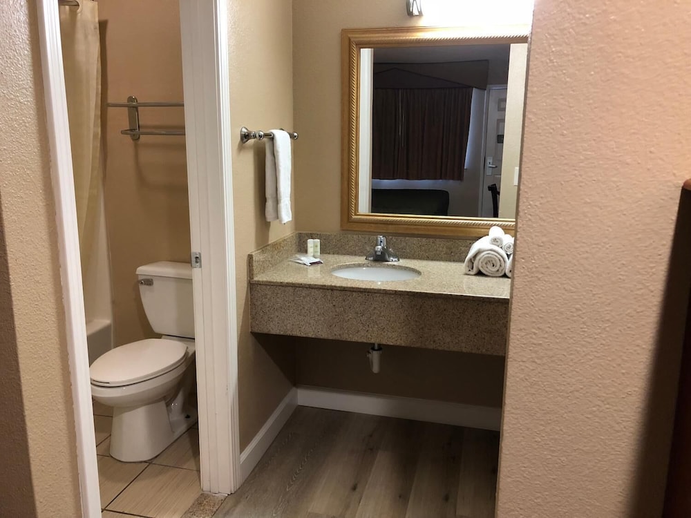 Valley Inn 28/44