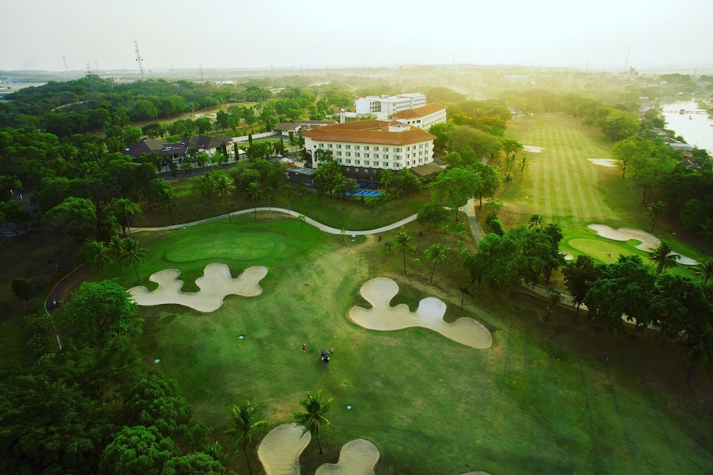 Puri KIIC Golf View Hotel 24/58