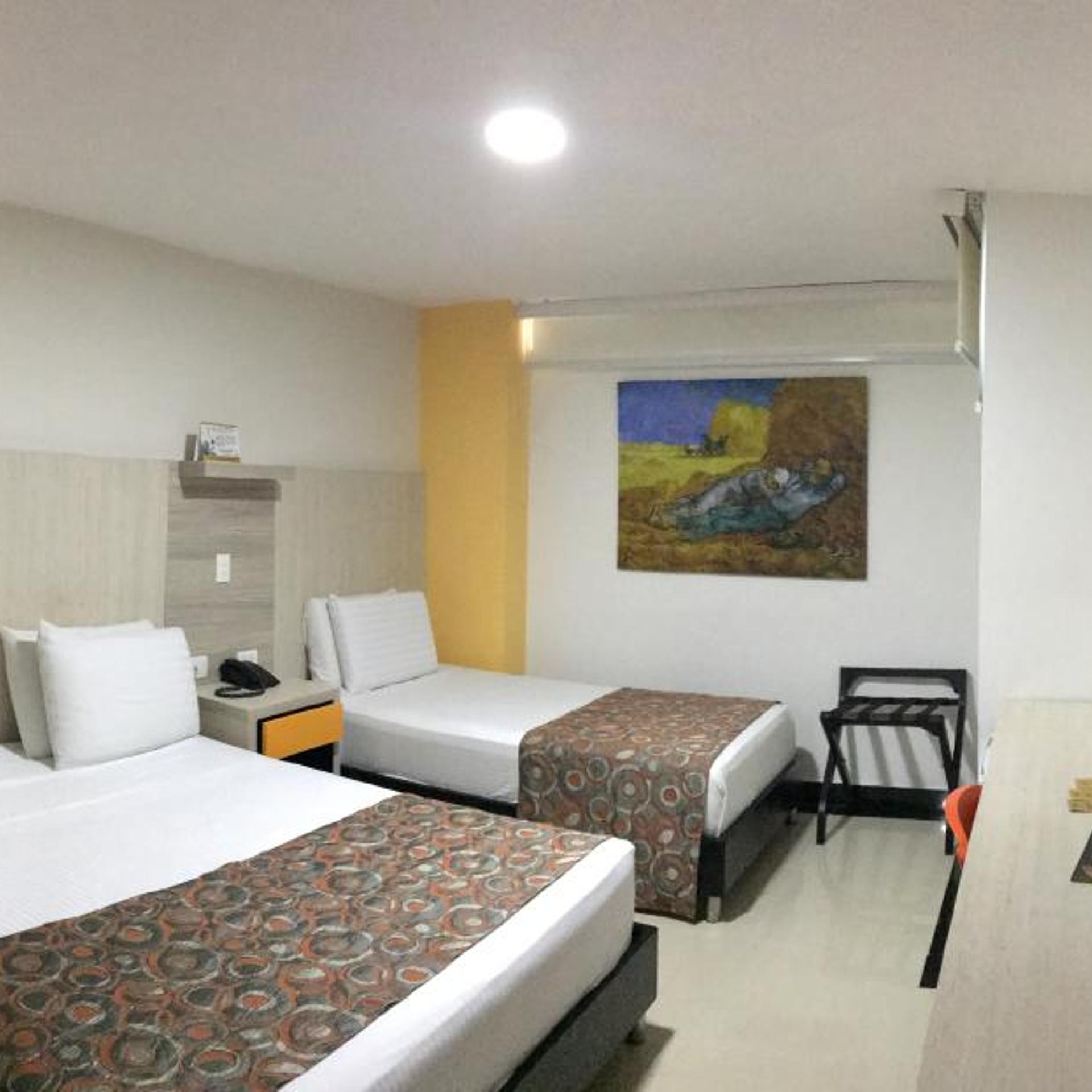 Hotel Genova Prado 35/50