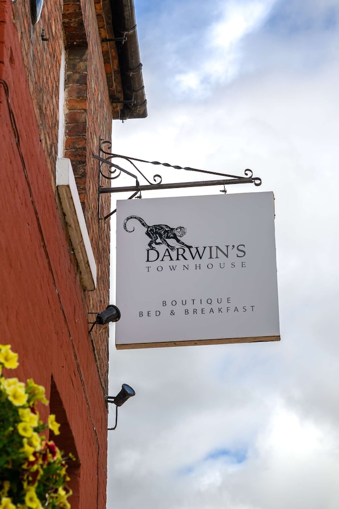 Darwin's Townhouse 3/49