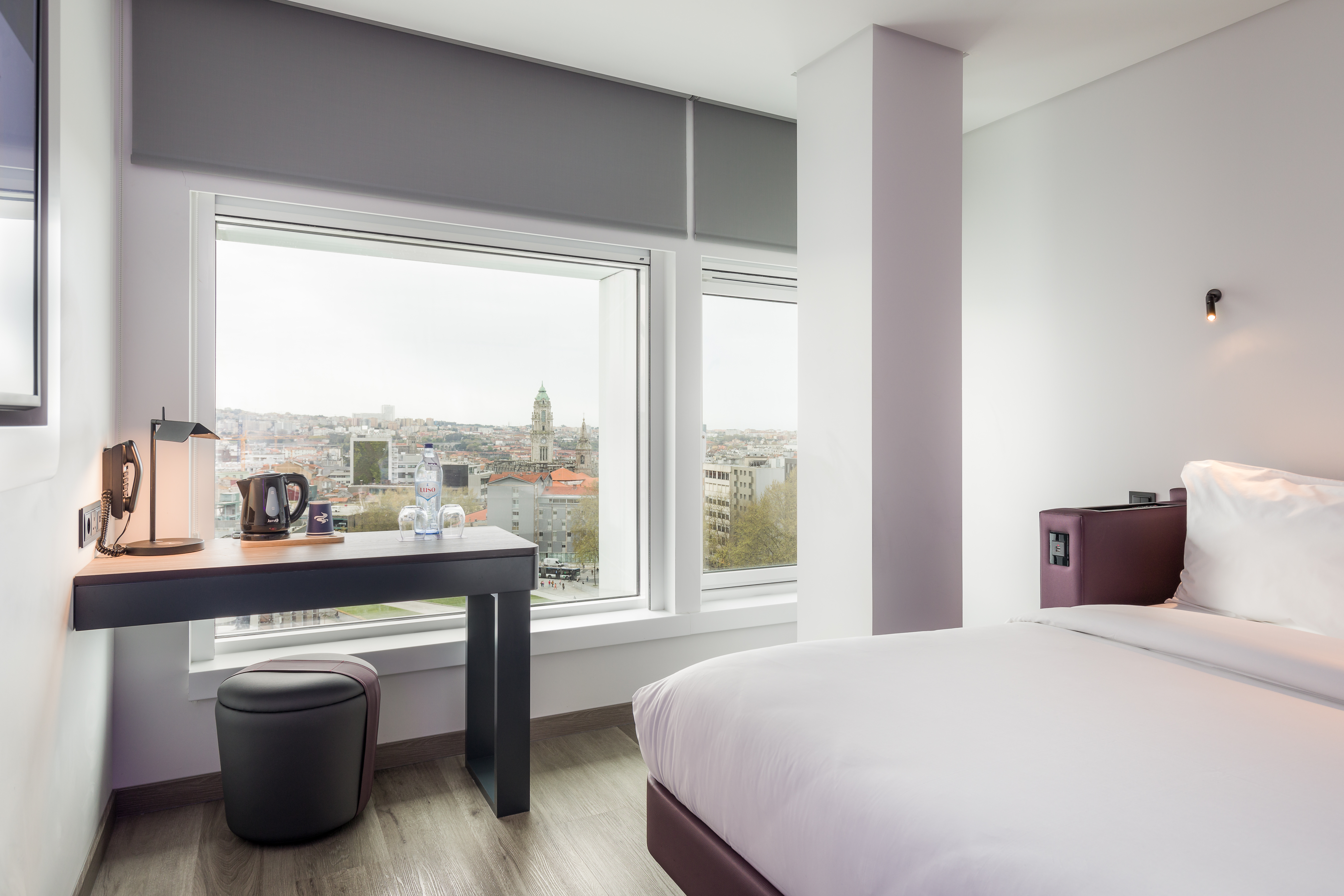 Premium, Single, Queen Bed, City View