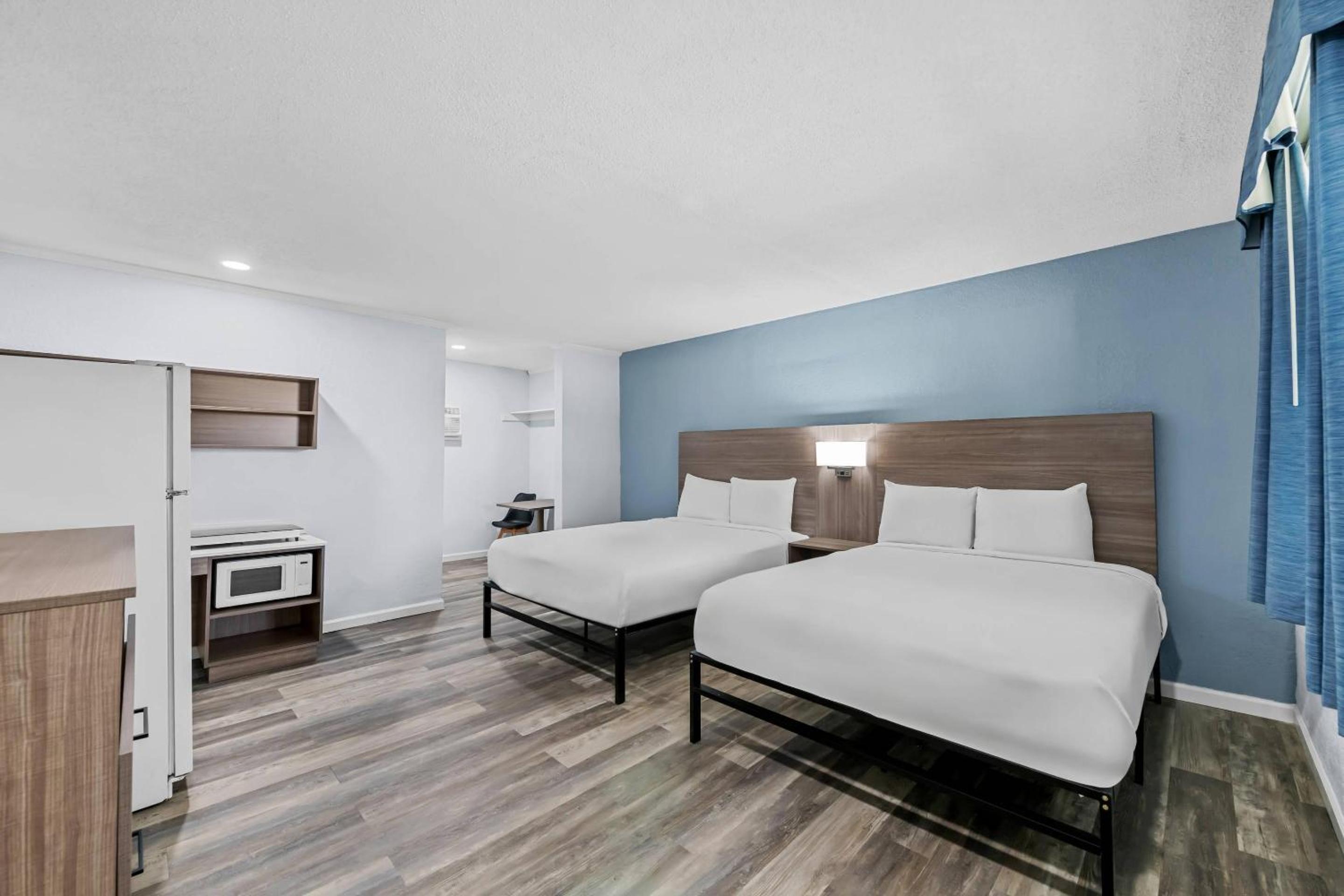 Suburban Studios Newport News - Hampton 20/49