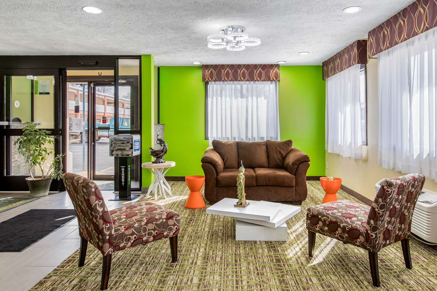 Quality Inn Grand Rapids Near Downtown 21/27