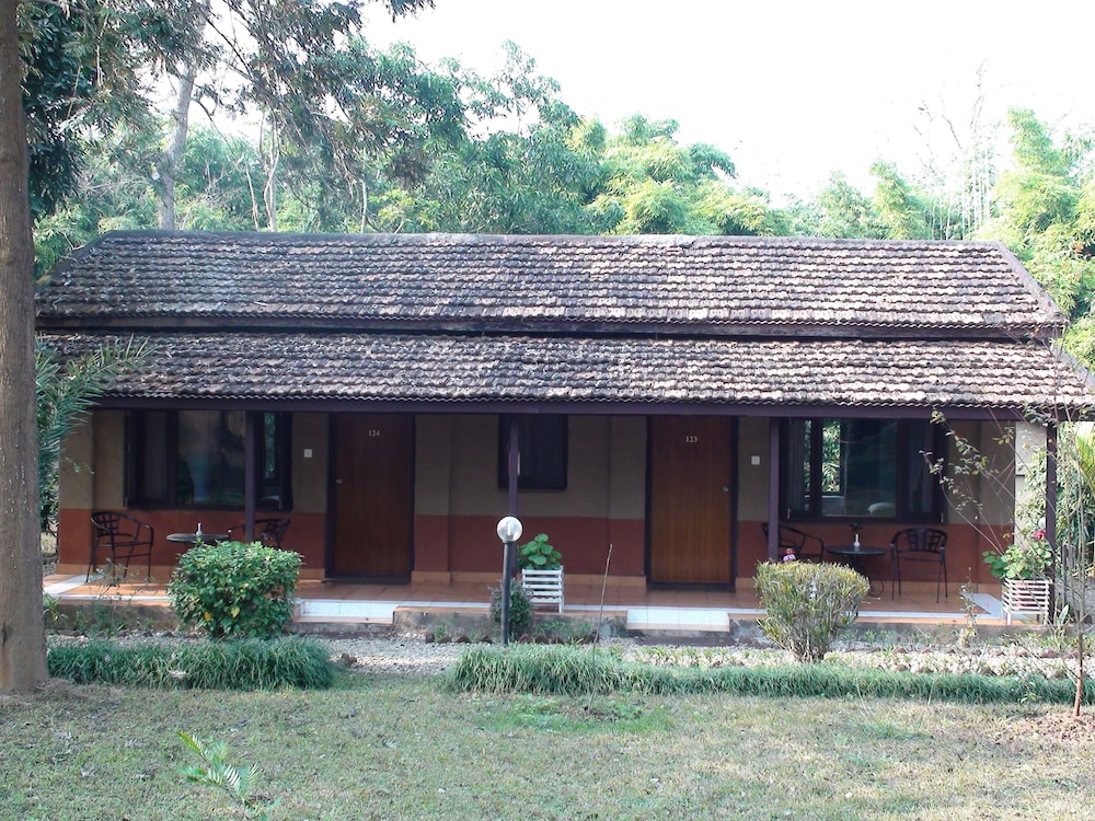 SAFARI NARAYANI LODGE 1/16