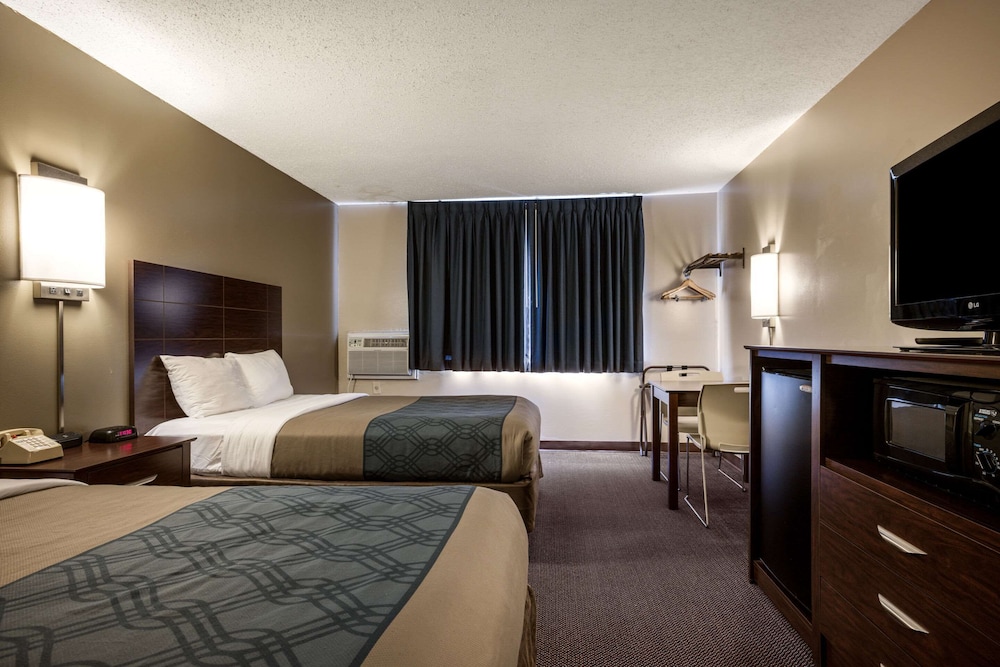 Econo Lodge Darien Lakes 22/46