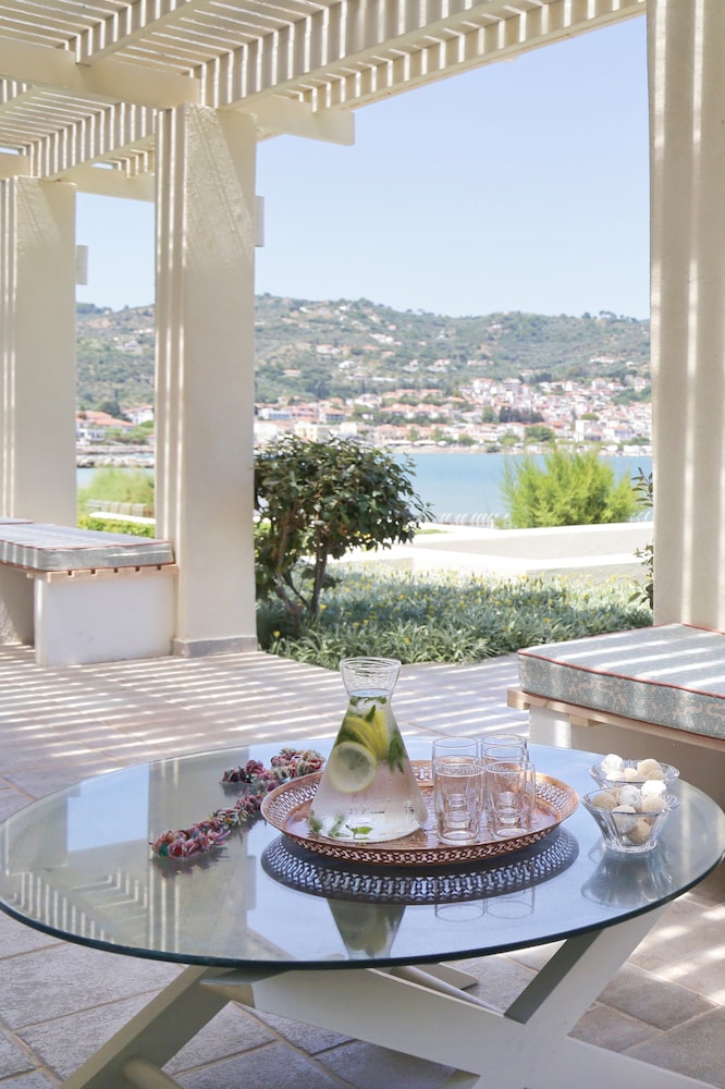 Skopelos Village Hotel Apartments 26/75