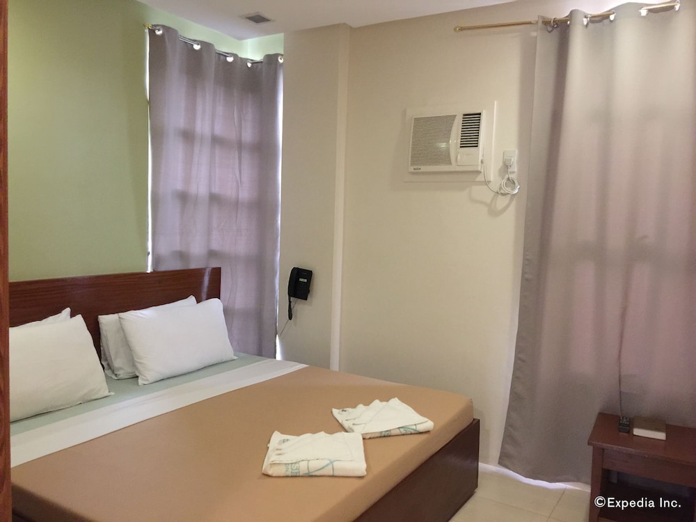 Coron Visitors Hotel 60/69