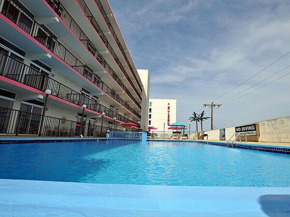 Beach Terrace Motor Inn 2/26