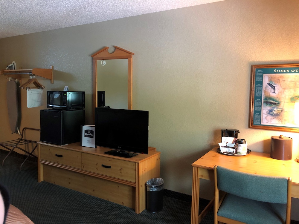 Boarders Inn & Suites by Cobblestone Hotels - Fayette 36/50