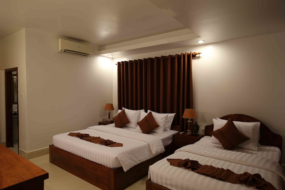 Holy Angkor Hotel 40/65