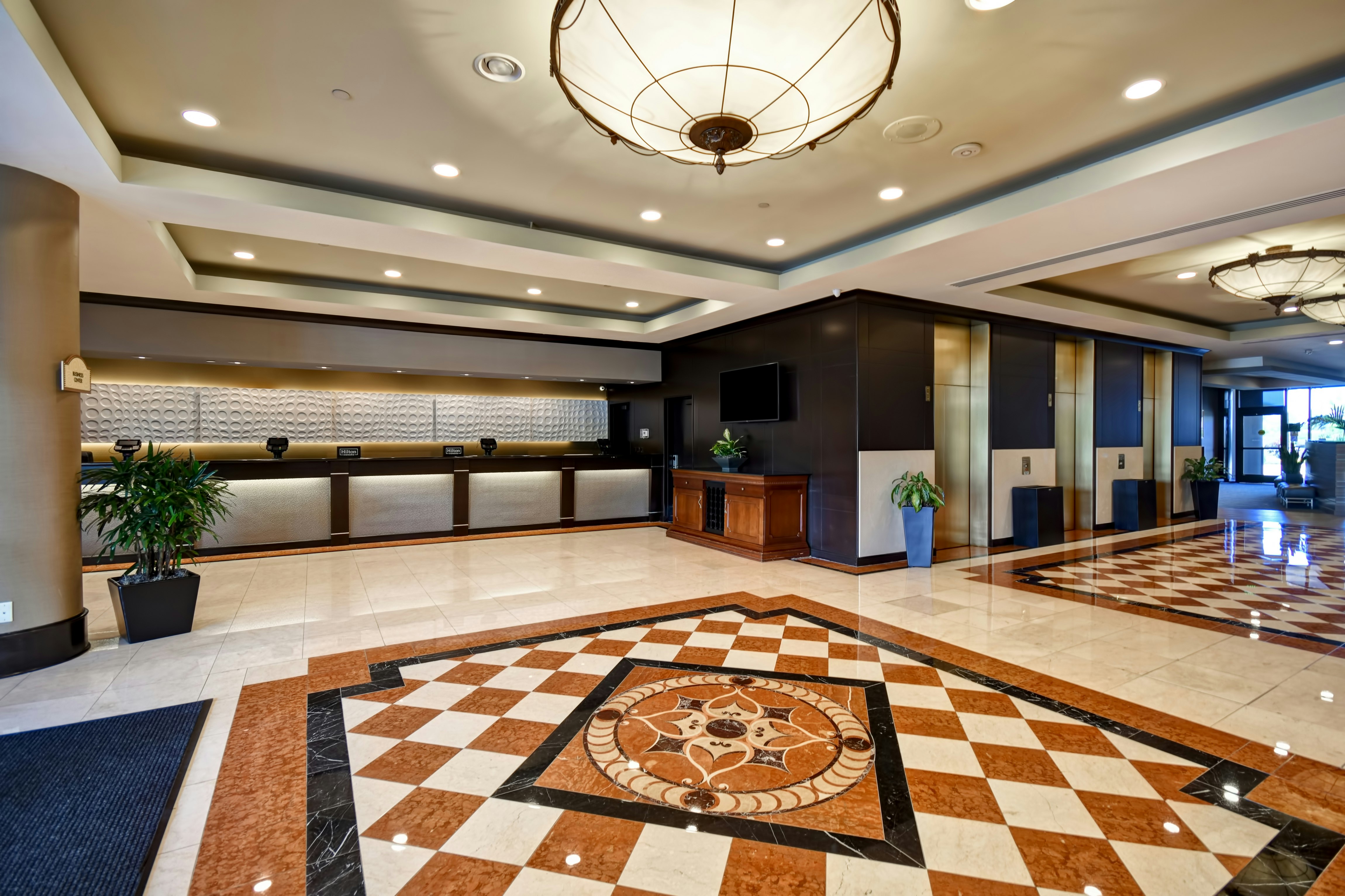 DoubleTree by Hilton Hotel Pleasanton at the Club 9/70