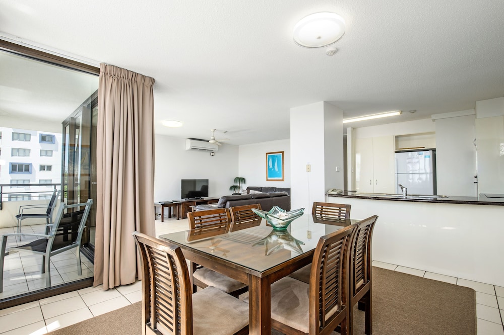 WINDWARD APARTMENTS 65/81