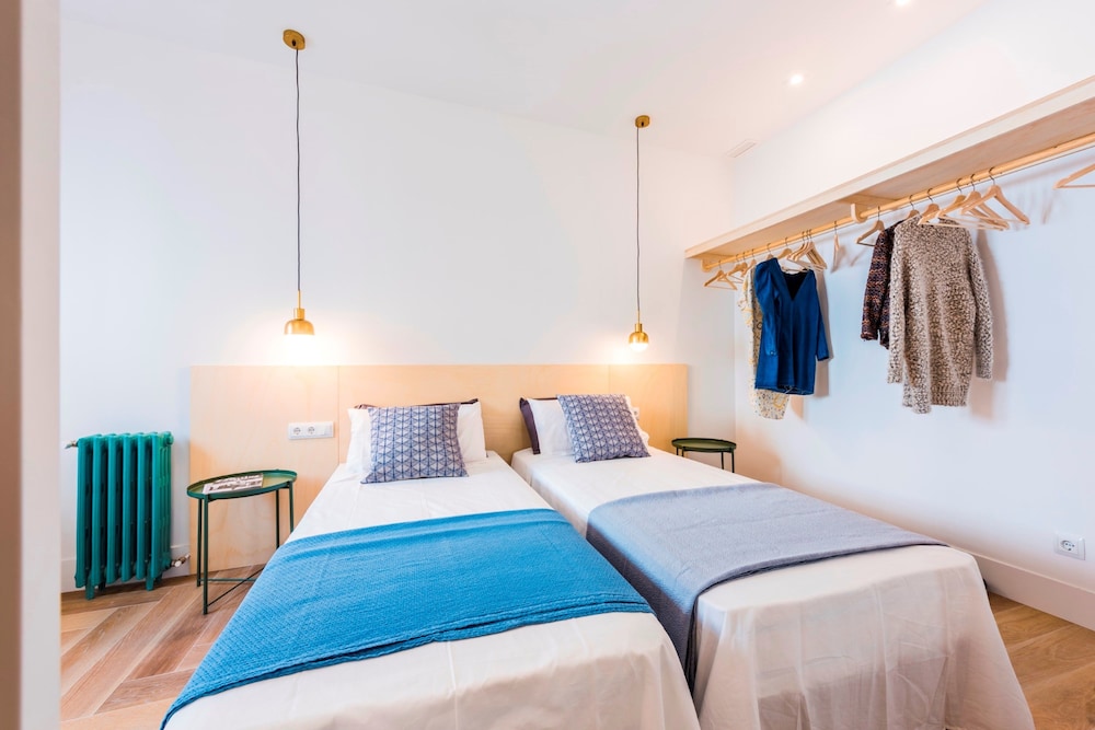 1 BEDROOM, SUPERIOR, APARTMENT