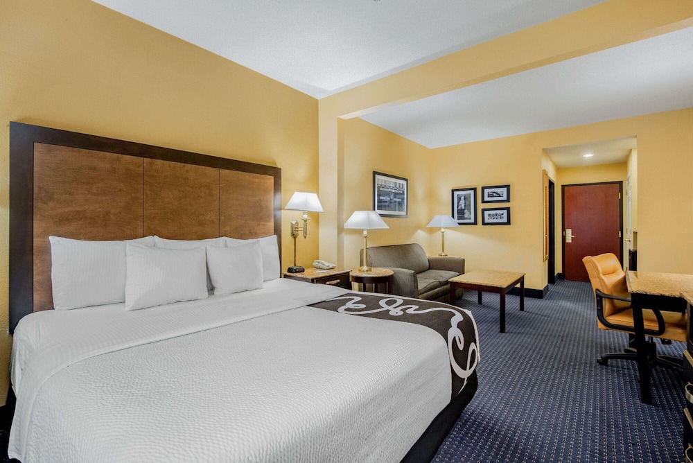 La Quinta Inn And Suites by Wyndham Mt. Laurel - Philadelphia 30/62