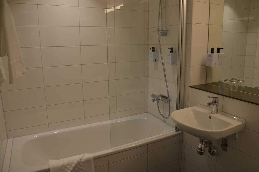 Scandic Kista 12/64