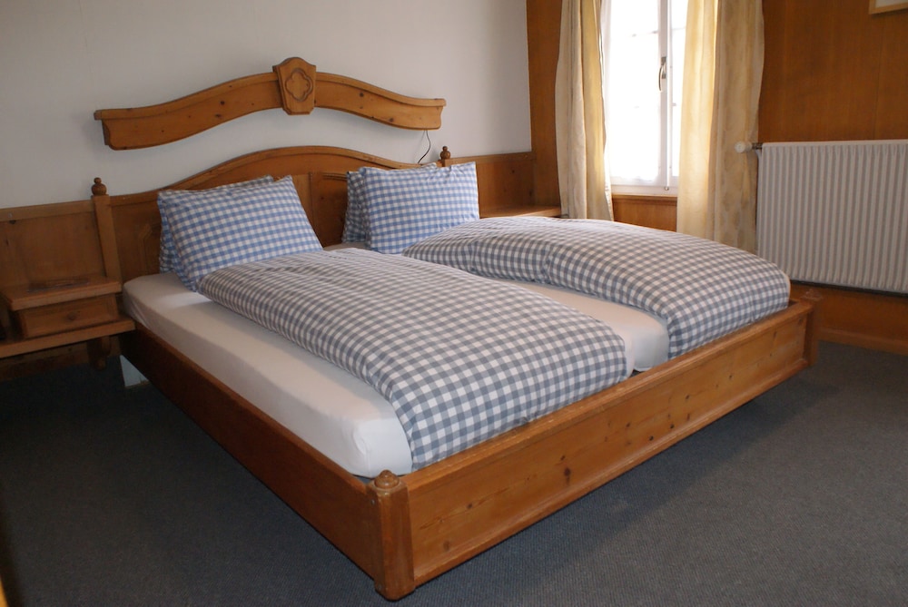 SUPERIOR, DOUBLE OR TWIN BED