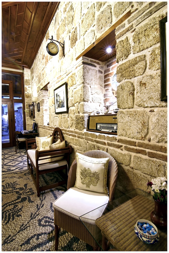 Minyon Hotel 37/74