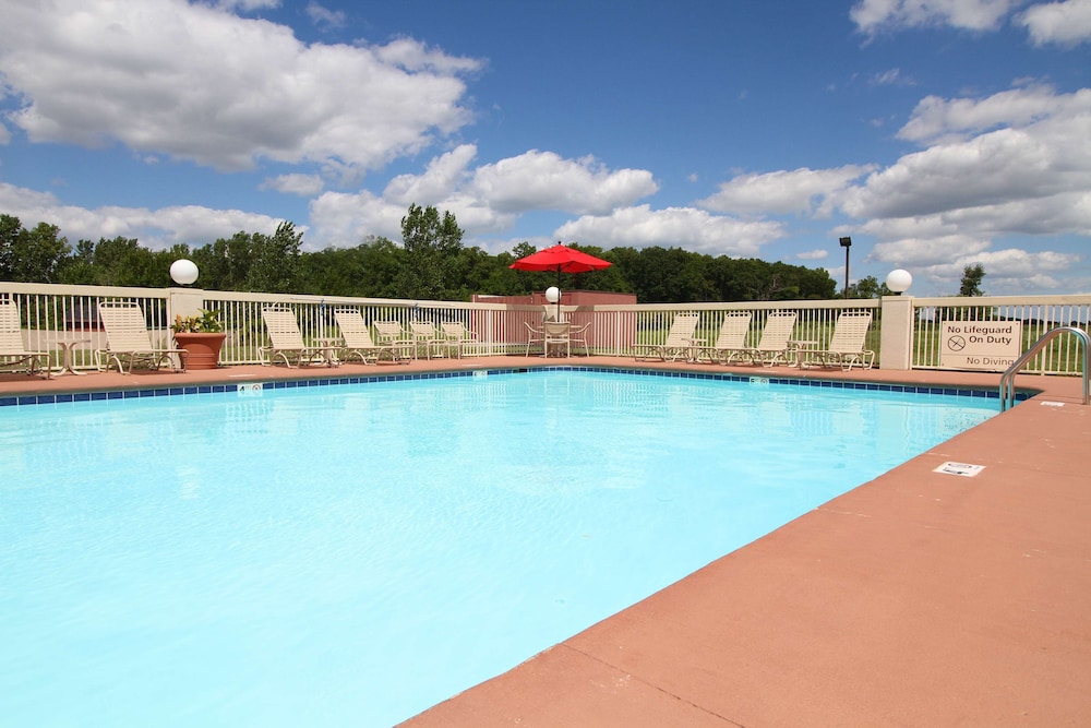 Country Inn & Suites By Radisson Sandusky South OH 2/32