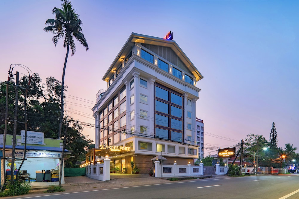 THE CLASSIK FORT HOTEL 38/42